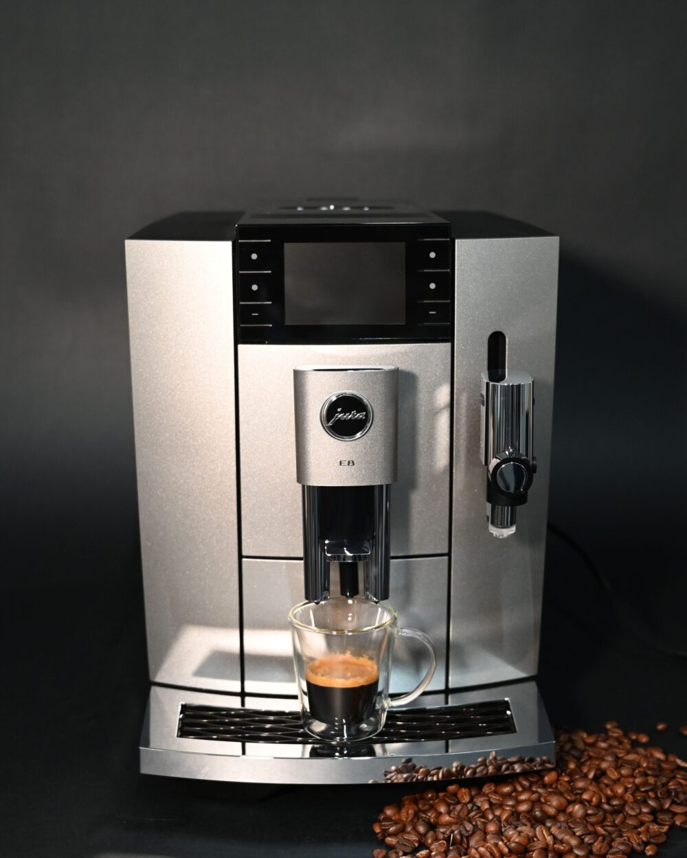 Die Jura E8 ist der Kaffeevollautomat für alle die Kaffeevielfalt erleben wollen!